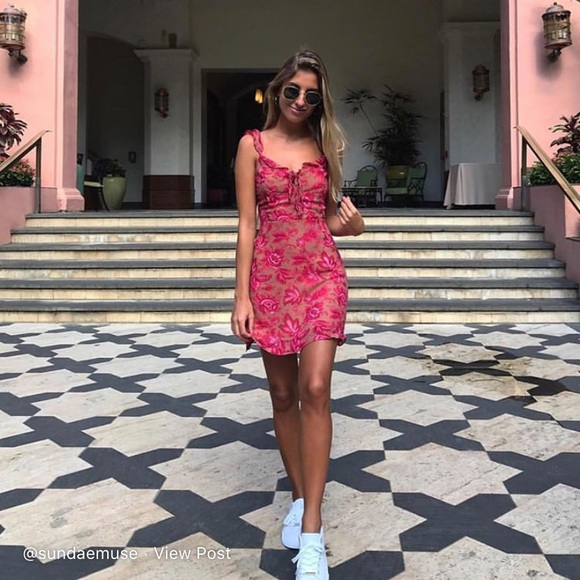 Sundae Muse- Juliet Dress - Picture 3 of 7